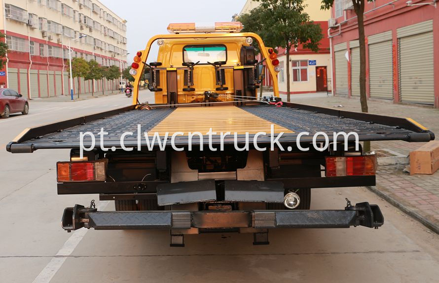 ISUZU road wrecker details 4